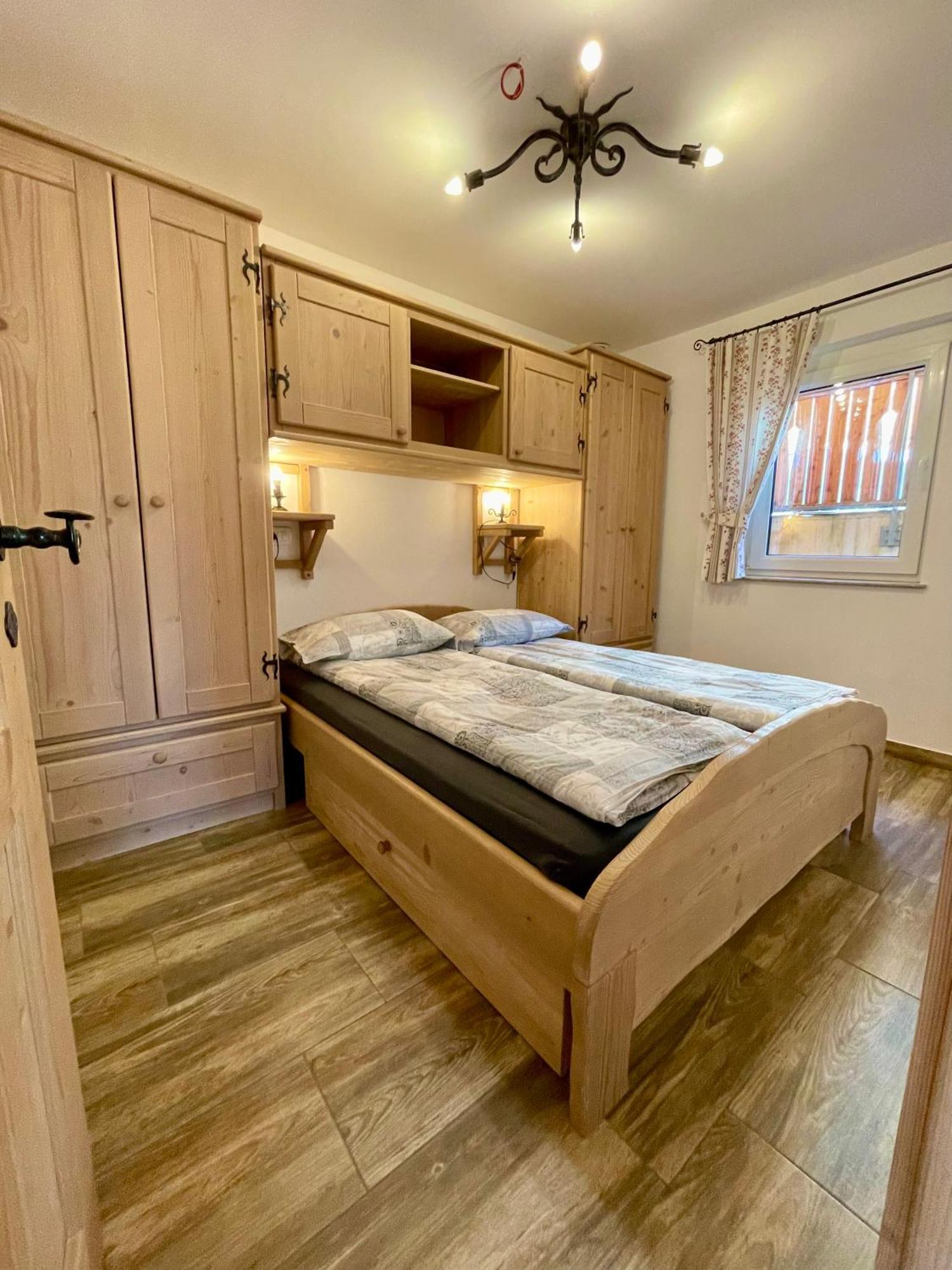 Apartmaji Golob-Golte มอเซียร์เย ภายนอก รูปภาพ