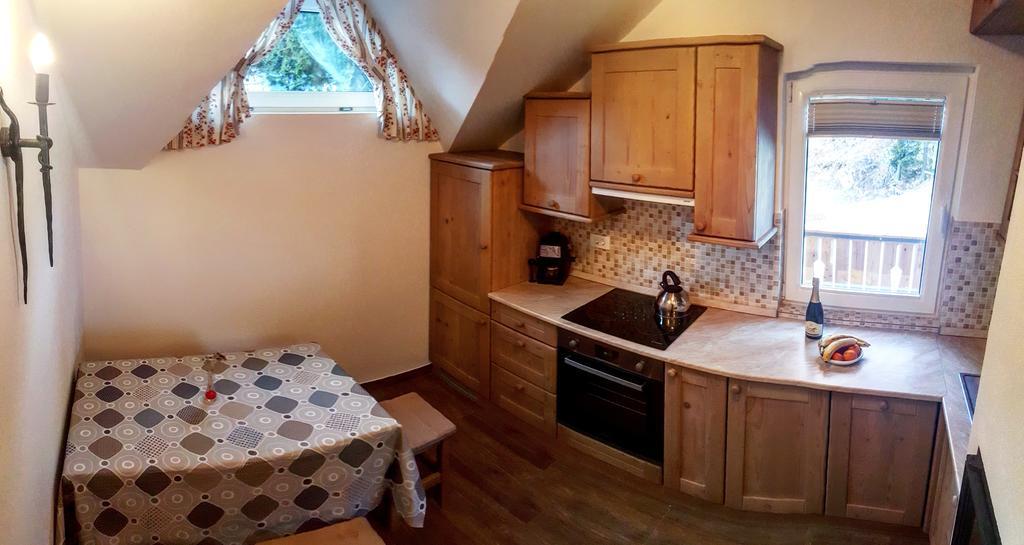 Apartmaji Golob-Golte มอเซียร์เย ภายนอก รูปภาพ